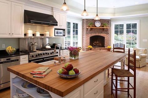 Brick corner fireplace in kitchen #fireplace #fireplaceideas #corner #decorhomeideas Kitchen Fireplaces, Kitchen Hearth, Kitchen With Fireplace, Block Countertops, Kitchen Addition, Hearth Room, Diy Countertops, Block Island, Kitchen Fireplace