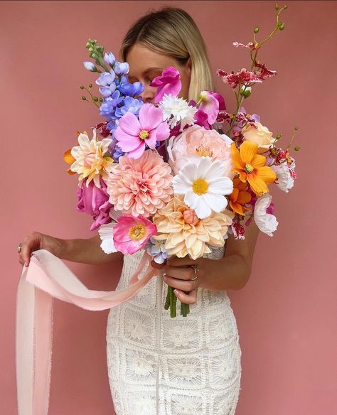 Colorful Bridal Bouquet, Colorful Wedding Bouquet, Poppy Bouquet, Artificial Wedding Flowers, Wedding Instagram, Artificial Flowers Wedding, Bright Wedding, Colorful Bouquet, Wildflower Bouquet