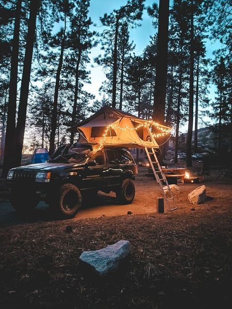 Tent Camping Ideas, Jeep Tent, Rooftop Tent Camping, Camping Photos, Jeep Zj, Rooftop Tent, Jeep Camping, Camping Inspiration, Camping Set Up