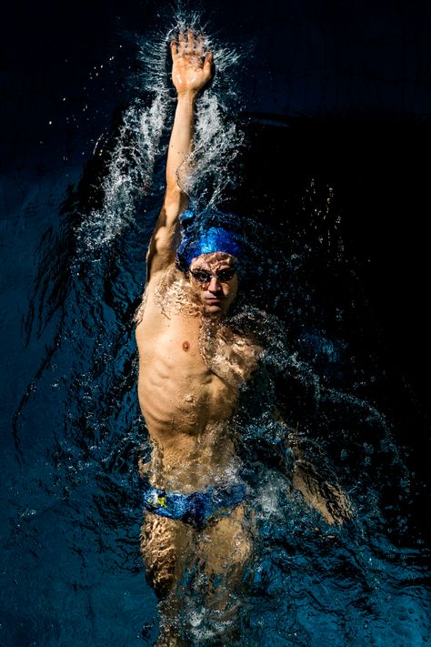 Sport – Olafpix Inside Outside Art, Sport Picture Ideas, Male Drawing Reference, Athlete Photography, Swim Photography, Caeleb Dressel, Male Swimmers, Swimming Photography, Swimming Photos