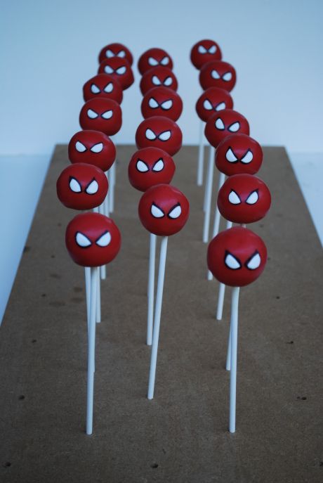 Superhero - cake pops Spidey Birthday Cake Ideas, Spider Man Cake Pops Ideas, Spider Man Smash Cake, Spider Man Vs Venom Birthday Party, Avengers Cake Pops, Marvel Cakepops, Spidey Cake Pops, Spider Man Cupcake Cake, Spider Man Food Ideas