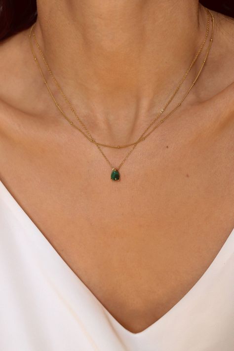 Necklaces With Pearls, Plain Necklace, Gold Neck Chain, Jade Necklace Pendant, Minimal Pendant, Wedding Jewelery, Statement Necklace Gold, Abundance Manifestation, Malachite Necklace