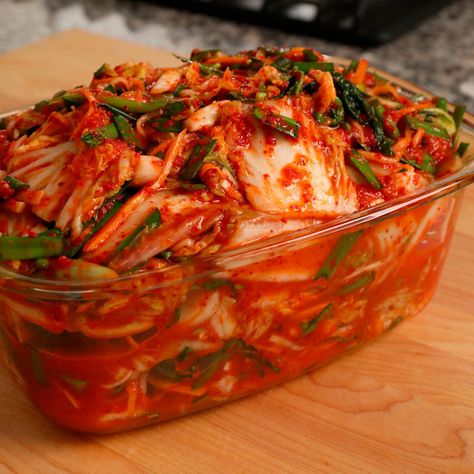 Vegetarian and vegan kimchi (Chaesik-kimchi: 채식김치) recipe - Maangchi.com Traditional Kimchi Recipe, Vegan Kimchi Recipe, Vegetarian Kimchi, Maangchi Recipes, Vegan Kimchi, Fermented Kimchi, Kimchi Recipe, Clam Recipes, Korean Recipes