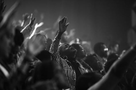 Crowd Praying Background, People Praying Background, Worship Backgrounds Wallpapers, People Worshipping In Church, Prayer Background Images, People Praying In Church, Praying Background, Church Poster Design Background, Praise And Worship Background