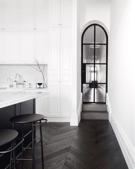 Black chevron looks great in a white kitchen Pintu Interior, Monochrome Living, Hardwood Floors Dark, Interior Design Per La Casa, Interior Minimalista, Contemporary Kitchen Design, Style At Home, Home Fashion, Contemporary Kitchen