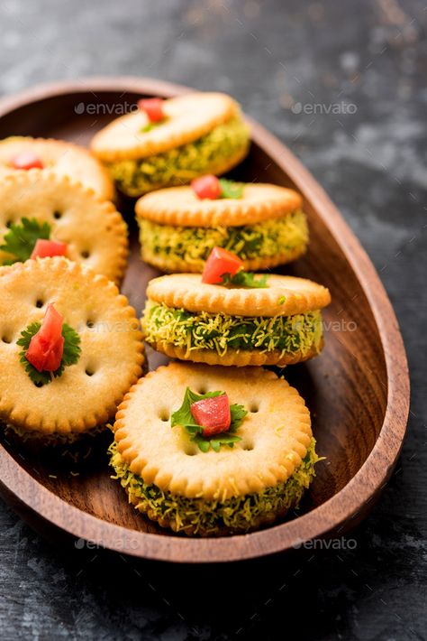 homemade salted Biscuit chat or sandwich for kids or starers for guests, Indian snacks Cooking Without Fire Desserts, Food Without Fire, Sandwich For Kids, Fireless Cooking, Indian Appetizers, Veg Snacks, Starter Recipe, Kids Cooking Recipes, Fire Food