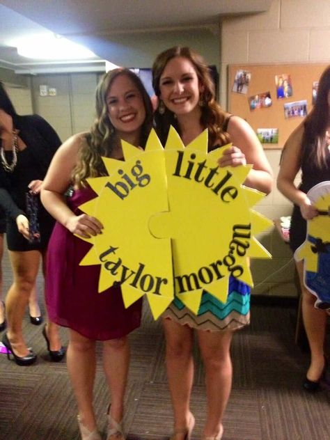 27 Super Cute Big Little Reveal Ideas - College Savvy Big Little Reveal Ideas, Big Little Puzzle Pieces Reveal, Big Sister Little Sister Reveal Ideas, Rat Crafts, Big Sister Reveal, Dance Team Ideas, Big Little Reveal Themes, Big Lil Reveal, Workout Barbie