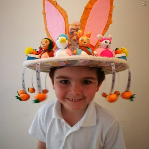 Boys Easter Bonnet, Boys Easter Hat, Easter Bonnet Ideas, Easter Bonnets For Boys, Ivy School, Easter Bonnet Competition, Easter Photo Frames, Easter Costumes, Easter Hat Parade