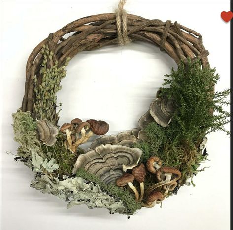 Lichen Wreath, Mushroom Wall Hanging, Forest Wreath, Nature Wreath, Mossy Wreath, Ideas Decoracion Navidad, Moss Wreath, Mushroom Crafts, Creation Art