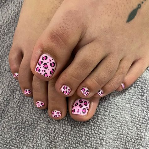 Kid Toenail Designs, Leopard Print Toe Nails, Cheetah Print Pedicure, 2000s Toe Nail Art, Cheetah Pedicure, Cheetah Print Toe Nails, Leopard Print Pedicure, Gel Toes Toenails, Heart Toe Nail Designs