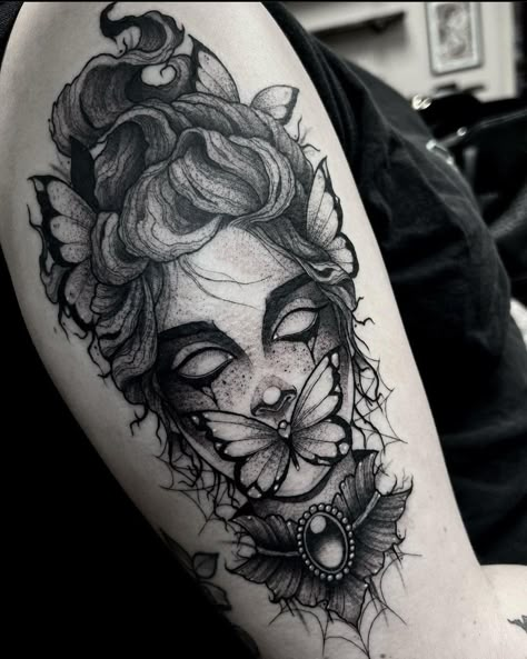 Halloween Tattoo Hand, Black And Grey Woman Tattoo, Swamp Witch Tattoo, Spooky Woman Tattoo, Witchy Upper Arm Tattoos, Dark Edgy Tattoo Ideas, Gothic Female Tattoo, Goth Woman Tattoo, Gothic Tattoo Sleeves For Women