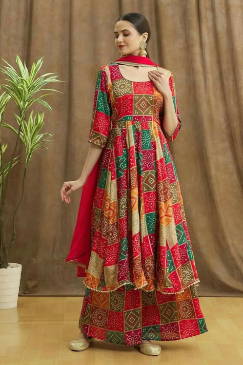 Diwali Suits For Women, Suite Design For Women, Suits For Women Indian, Cotton Suit Designs, Simple Dress Casual, Diwali Outfits, Cotton Anarkali, Latest Dress Design, Dress Book