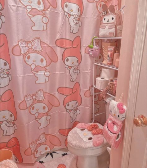 Hello Kitty Bathroom, Sanrio Room, Cute Bathroom Ideas, Hello Kitty Decorations, Girl Apartment Decor, Hello Kitty Bedroom, Nice Room, Hello Kitty House, Themed Bathroom