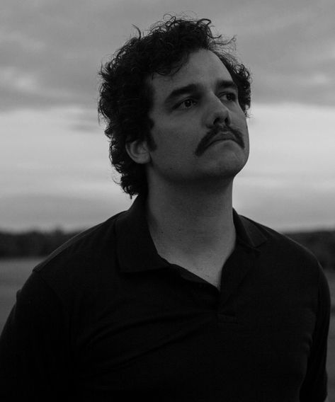 A B&W photo of Pablo Escobar's background consists of a single field. Pablo Escobar Poster, Latino Aesthetic, Mr Olympia Winners, Don Pablo Escobar, Pablo Emilio Escobar, Thought Pictures, Bob Marley Art, Legendary Pictures, Boxing Posters