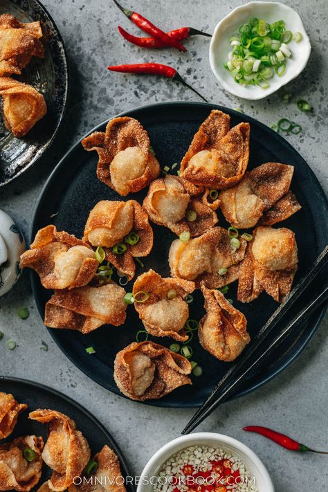 Air Fryer Wontons, Wonton Filling, Asian Wraps, Shrimp Wonton, Spicy Dipping Sauce, Fried Wontons, Cantonese Food, Cantonese Cuisine, Wonton Recipes