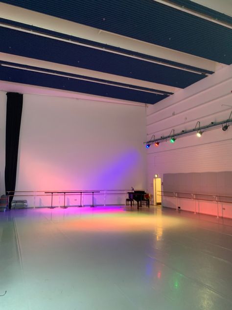 Dance Studio Lights, Aerial Studio Design, Dance Studio Lighting, Dance Studio Background, Dance Studio Ideas, Dance Studio Lobby, Dance Studio Aesthetic, Dance Practice Room, Aerial Studio