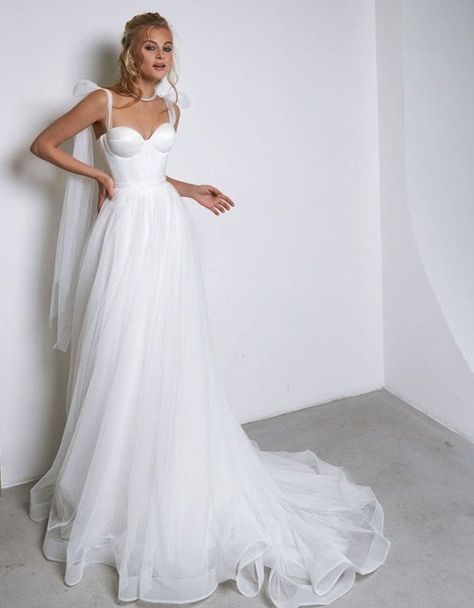 Long Corset Top, Tulle A Line Wedding Dress, Bow Strap Dress, Dress Tailoring, White Tulle Wedding Dress, Long Corset, Sleeve Wedding Gowns, Backless Bridal Gowns, Boho Wedding Gowns