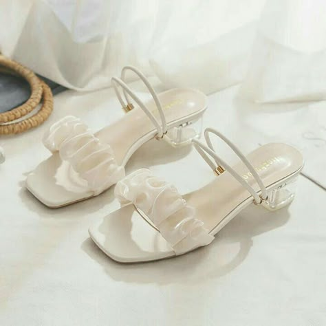 Mini Heels, Elegant Shoes Heels, Fancy Sandals, Pretty Sandals, Fashion Shoes Sandals, Cute Shoes Heels, Shoes Heels Classy, Fairy Style, Kawaii Shoes