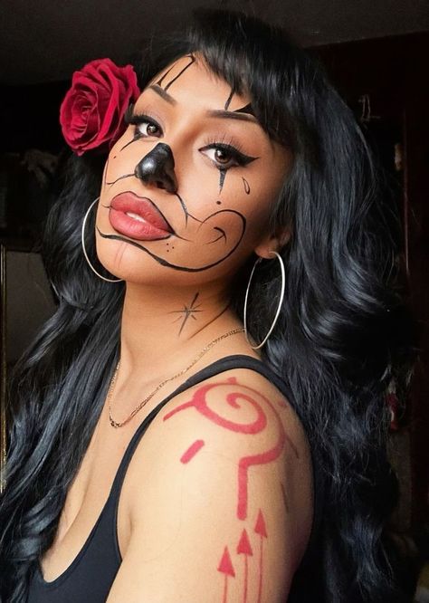 West Coast Aesthetic, Gangster Clown, Oc Creation, Clown Core, Cute Halloween Decorations, Cholo Style, Cute Halloween Makeup, Chicana Style, Flash Ideas