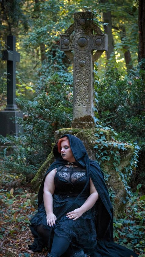 Fat Witch, Wild Woman, Alternative Fashion, Nun Dress, Savannah, Amazing Women, Witch, I Hope, Clothes