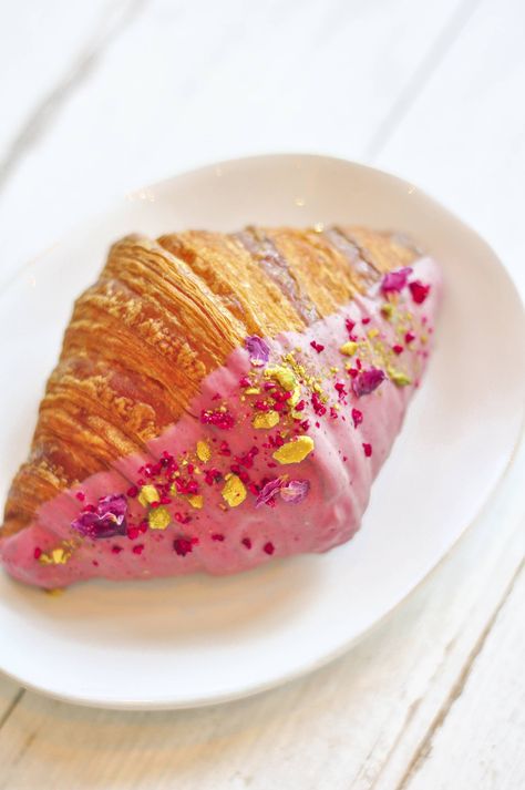 Raspberry Croissant Recipe, Raspberry Croissant, Pura Vida Miami, Pistachio Croissant, Raspberry Pistachio, Mixed Berry Jam, Miami Restaurants, Croissant Recipe, Cronut