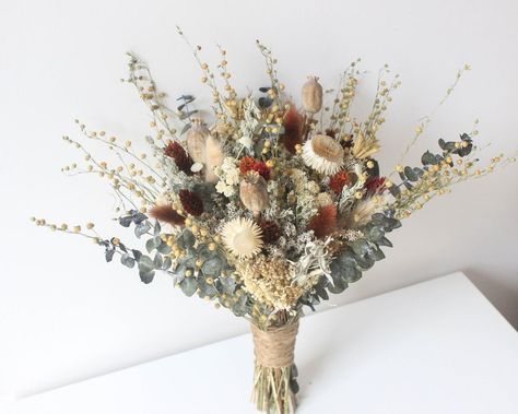 Bridal Bouquet Eucalyptus, Preserved Flowers Bouquet, Bouquet Eucalyptus, Winter Bridal Bouquets, Ivory Bouquet Wedding, Bouquet For Wedding, Greenery Bouquet, Fall Flower Arrangements, Tiffany Wedding