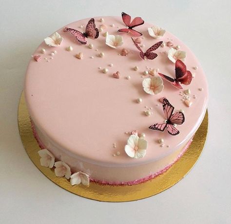 Bolo Gökkuşaği Pasta, Tårta Design, Butterfly Birthday Cakes, Butterfly Cake, Elegant Birthday Cakes, Simple Cake Designs, Cake Decorating Frosting, Beautiful Birthday Cakes, Creative Birthday Cakes