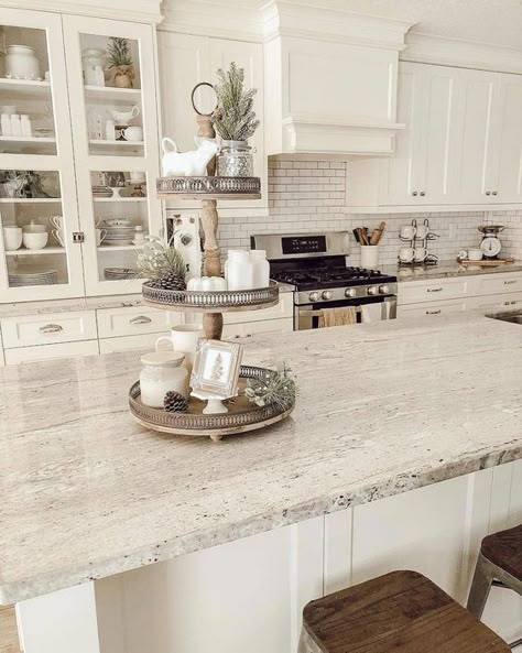 Kitchen Design Countertops, Kitchen Diy Ideas, Kitchen Counter Top, Farmhouse Kitchen Design, White Kitchen Design, French Country Kitchen, Kitchen Farmhouse, Modern Farmhouse Kitchens, Kitchen Diy