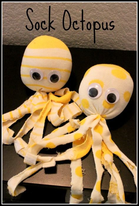 Sock Octopus, Babysitting Crafts, Ocean Theme Classroom, Sock Crafts, Diy Crafts For Adults, Vbs Crafts, Ocean Crafts, Camp Ideas, Camping Crafts