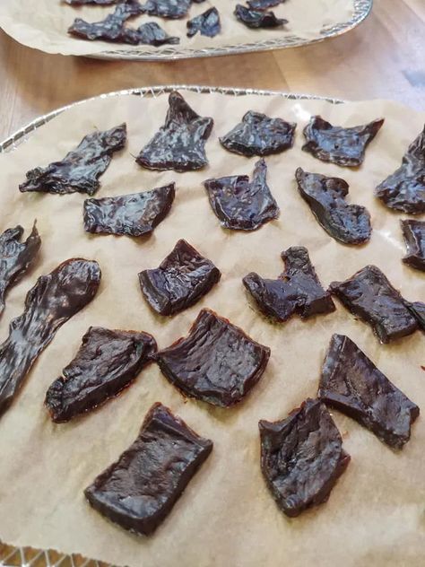 Beef Liver Dog Treats Recipe, Liver Jerky, Dehydrator Dog Treats, Dog Treats For Training, Beef Liver Dog Treats, Jerky For Dogs, Jerkey Recipes, Dog Training Treats Recipe, Dehydrated Dog Treats