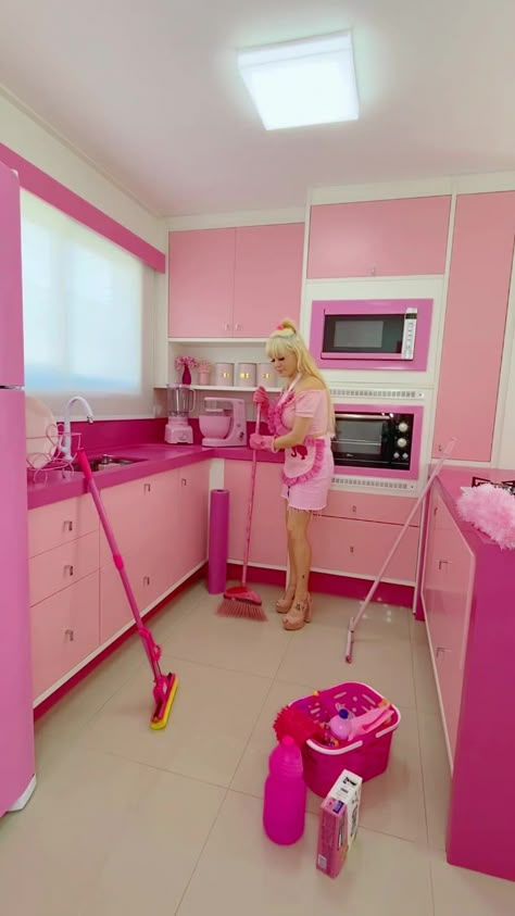 Pink Barbie House Real Life, Barbie House Irl, Barbie Inspired House, Barbie Core House, Barbie Home, Barbie Home Decor, Spa Room Ideas Estheticians, Barbie Room Decor, Spa Room Ideas