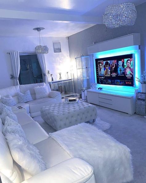 Cute New Apartment Ideas, Celebrity Bedroom Ideas, Living Room Ideas White And Grey, Nice Modern Bedrooms, Luxury Bed Ideas, Fancy Girly Bedroom, Cute Big Bedrooms, Luxury Chill Room, Living Room Designs Modern Luxury Colorful