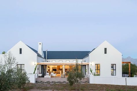 Cape Dutch Style Homes, Modern Cape Dutch, Modern Cape, Farm Style House, Dutch Farms, Cape Dutch, Dutch Style, Vernacular Architecture, House Goals