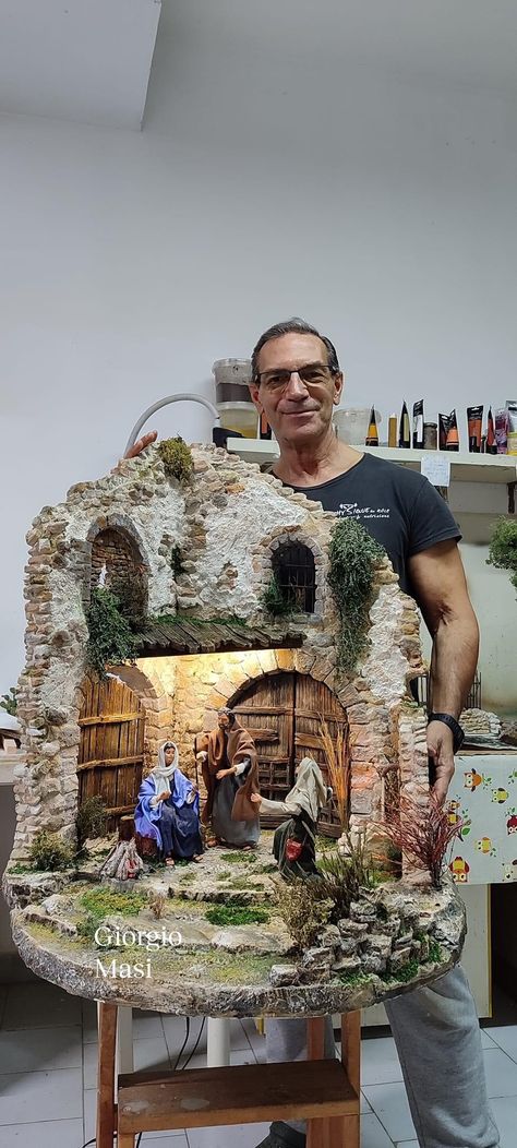 Nativity Stable Diy, Pesebres Navidad Ideas Grandes, Pesebres Navidad Ideas Originales, Nativity Diorama, Pesebres Navidad Ideas, Bethlehem Scene, Christmas Nativity Scene Diy, Christmas Cave, Christmas Nativity Images