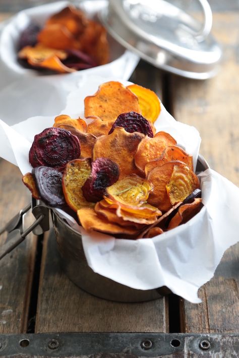 Oven Baked Rosemary Sea Salt Sweet Potato Chips - Country Cleaver Air Fryer Cleaning Hacks, Veggie Chips Recipe, Air Fryer Fruit, Air Fryer Cleaning, Chips Air Fryer, Air Fryer Chips, Thanksgiving Vegetable Sides, Air Fryer Potato Chips, Bread For Dipping