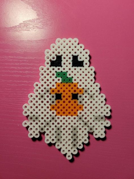 Ghost Perler Beads, Halloween Perler Beads, Alt Crafts, 3d Perler Bead Patterns, Halloween Perler, Ironing Beads, Ghosts And Pumpkins, Halloween Crafting, 3d Perler Bead