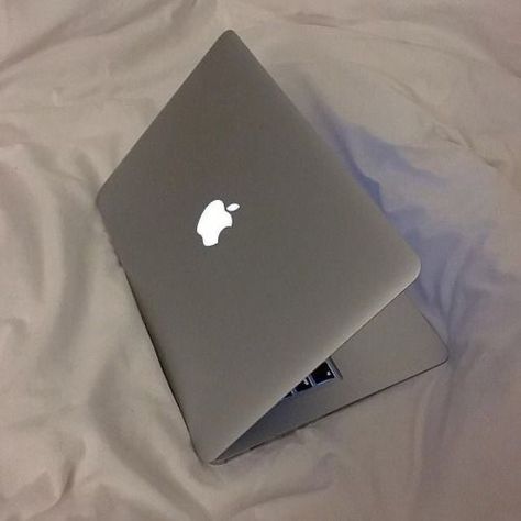 Apple Laptops, Apple Iphone Accessories, Wish Board, Disney Instagram, Iphone Obsession, Apple Laptop, Dear Evan Hansen, Pc Portable, New Laptops