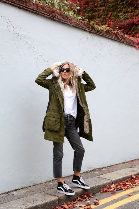 Fashion Me Now - Khaki Fur Hood Parka + Black Vans Sk8 Hi Sneakers Van High Tops Outfit, Estilo Vans, Vans Sk8 Hi Black, High Tops Outfit, How To Wear Vans, Fashion Me Now, How To Wear Sneakers, Green Parka, Street Beat