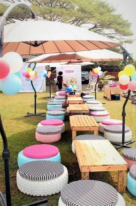 Chairs made from tires Kursi Ban, Tire Ideas, Tire Seats, Tire Furniture, Tire Garden, Diy Seating, Party Seating, Tyres Recycle, Used Tires