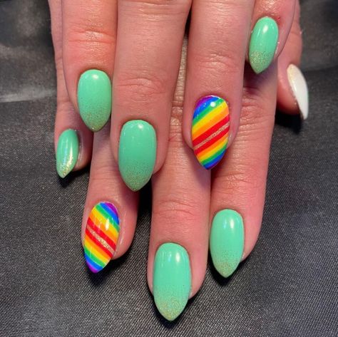 Saint Patrick Day Nails, St Patricks Day Nails Simple, St Patrick Nails, Patrick Day Nails, Patrick Nails, Saint Patrick Nail, March Nail, Flag Nails, Rainbow Nails Design