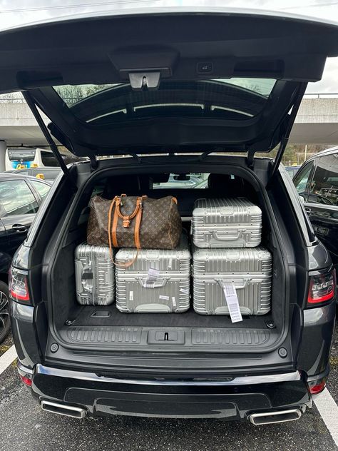 Car Trunk Aesthetic, Trunk Aesthetic, Vacay Mood, Paris Travel Photography, Travel Trunk, Apollo 11, Vacation Vibes, Car Trunk, Travel Packages