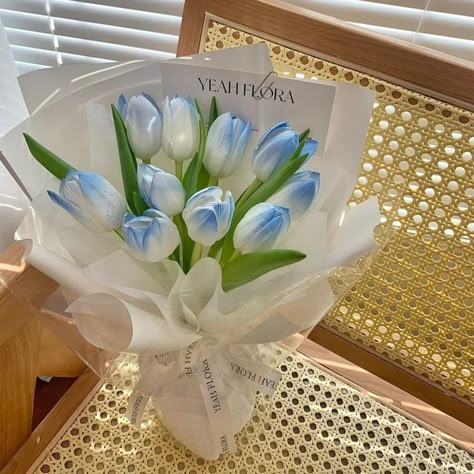 Roses Bouquet Gift, Fresh Flower Bouquets, Flowers Tulips, Boquette Flowers, Flower Business, Blue Tulips, Tulip Bouquet, Nothing But Flowers, Cute Flowers