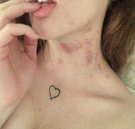 Hickey Girls, Hickies Neck, Grunge Couple, Scene Girl, The Love Club, My Kind Of Love, Cute Couple Art, The Perfect Guy, Foto Ideas Instagram