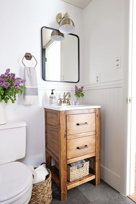 Modern Rustic Bathroom, Bathroom On A Budget, Bilik Air, Powder Room Ideas, Small Bathroom Makeover, Bad Inspiration, Cedar Chest, Half Bathroom, Budget Bathroom