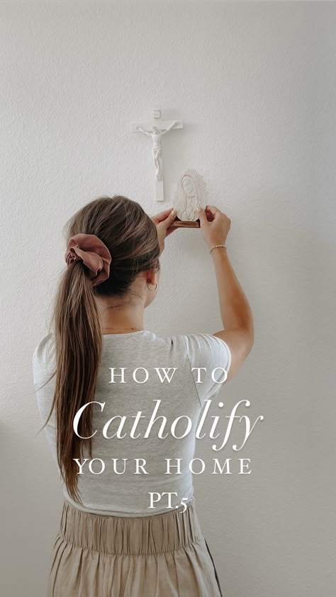 Display an image of Mary in your home. Click to learn more about Catholic homemaking. Altar Home Ideas, Catholic Dorm Room, Catholic Bedroom Aesthetic, The Immaculate Room, Catholic Altar Home Ideas, Living Spiritually, Catholic Minimalism, Catholic Decor Home Ideas, Catholic Bedroom