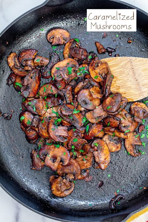 Caramelized Mushrooms -- You know you love caramelized onions, but have you ever tried caramelized mushrooms? This easy recipe makes mushrooms taste like candy... And they're the perfect topping for steak or side dish for any meal! Topping For Steak, Hot Honey Wings, Steak Toppings, Caramelized Mushrooms, Honey Wings, Vegan Bites, Mushroom Side Dishes, Mushrooms Recipes, Burger Party