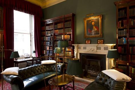 An interior at Brooks’s in St James’s Street. The club was founded in 1764 via thetimes.co.uk Gentlemens Club Decor, Gentlemens Room, Gentlemen Club, London Decor, Gentleman's Club, Masculine Interior, British Interior, English Interior, Gentlemans Club