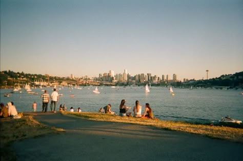 Vintage Seattle Photos, 90s Seattle Aesthetic, 90s Seattle Grunge Aesthetic, Seattle Aesthetic Summer, Seattle Summer Aesthetic, Greenlake Seattle, Seattle Aesthetic, Summer In Seattle, Sea Town