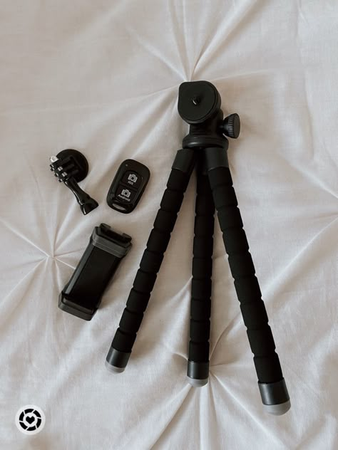 Camera And Tripod Aesthetic, Vlog Camera Tripod, Phone Tripod Aesthetic, Best Tripod For Iphone, Camera Tripod Aesthetic, Tripod Stand For Phone, Tripod Aesthetic, Black Magic Camera, Shooting Content