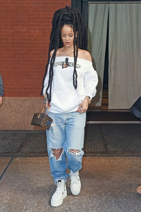 Rihanna Outfits, Rihanna Looks, Rihanna Style, Rihanna Fenty, Looks Street Style, Faux Locs, Fashion Killa, Box Braids, Moda Fashion